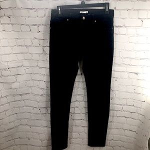 Woman’s sz 8 black stretch jeans